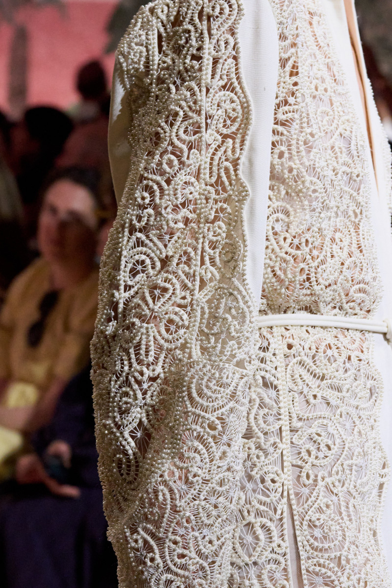 00034-christian-dior-fall-2023-couture-details-credit-gorunway.jpg