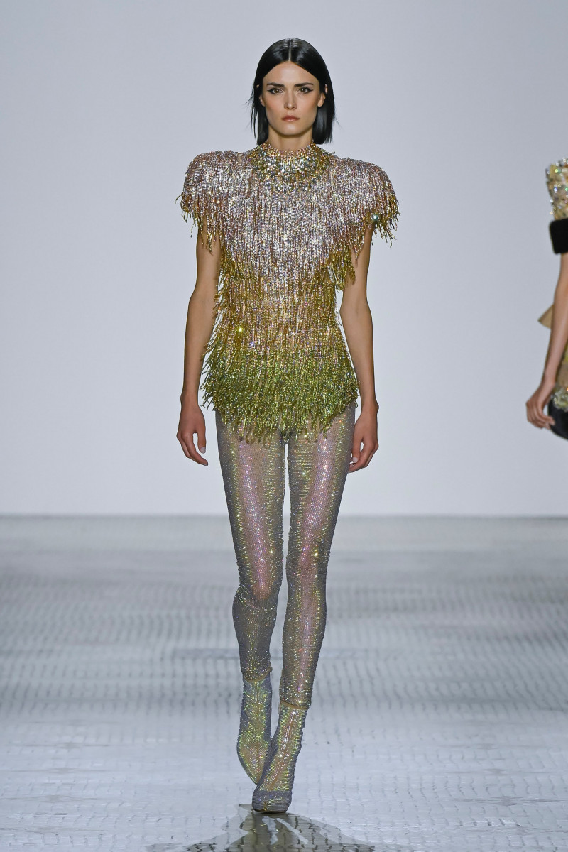 00010-celia-kritharioti-fall-2023-couture-credit-brand.jpg