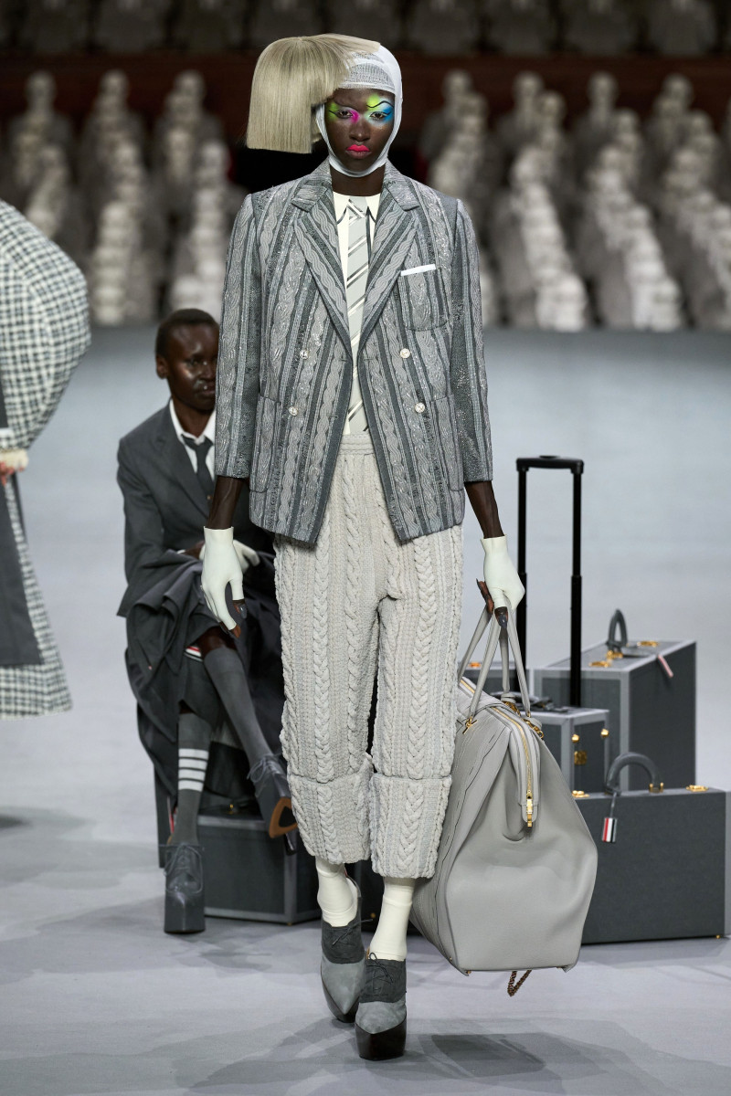 00039-thom-browne-fall-2023-couture-credit-gorunway.jpg