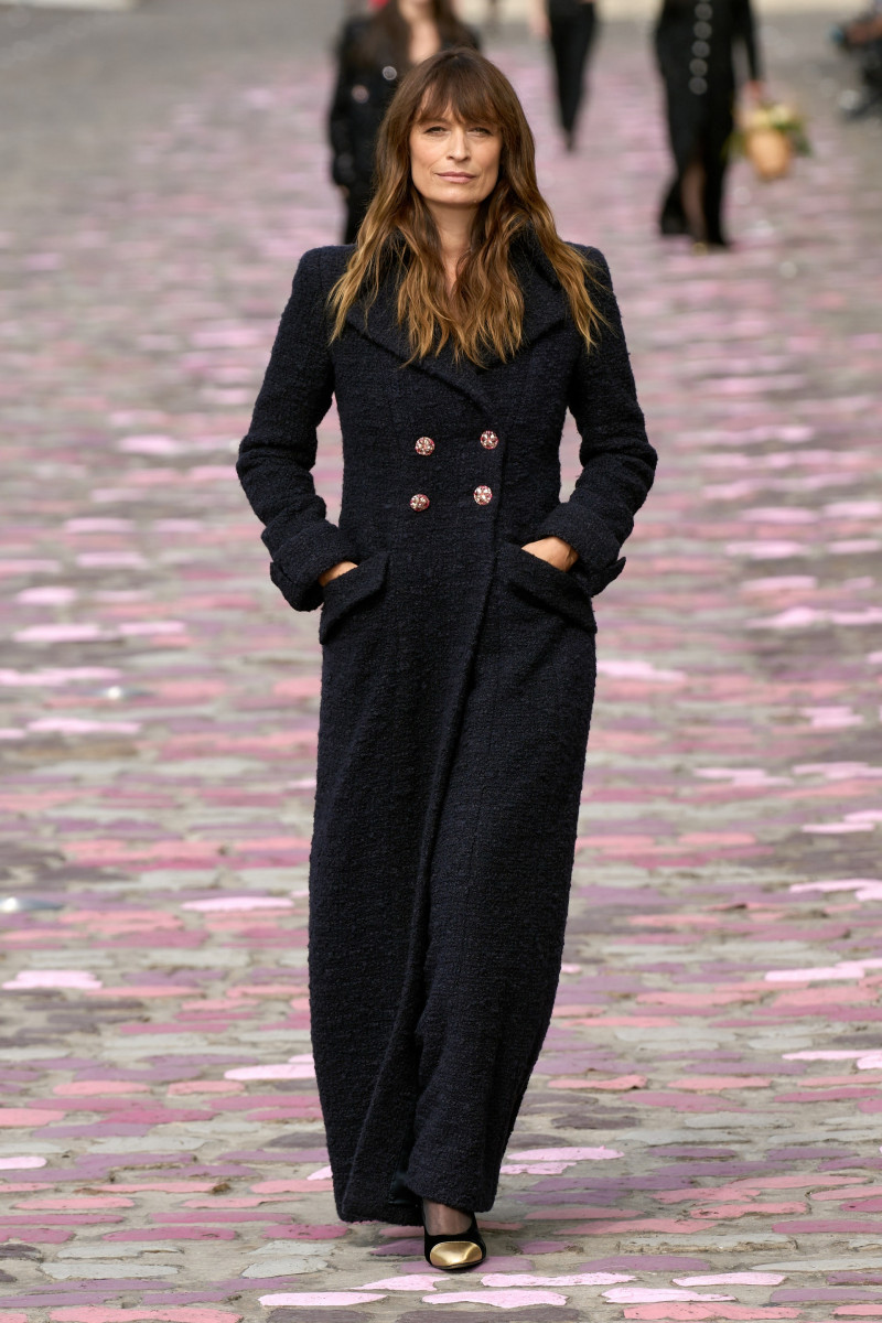 00001-chanel-fall-2023-couture-credit-gorunway.jpg