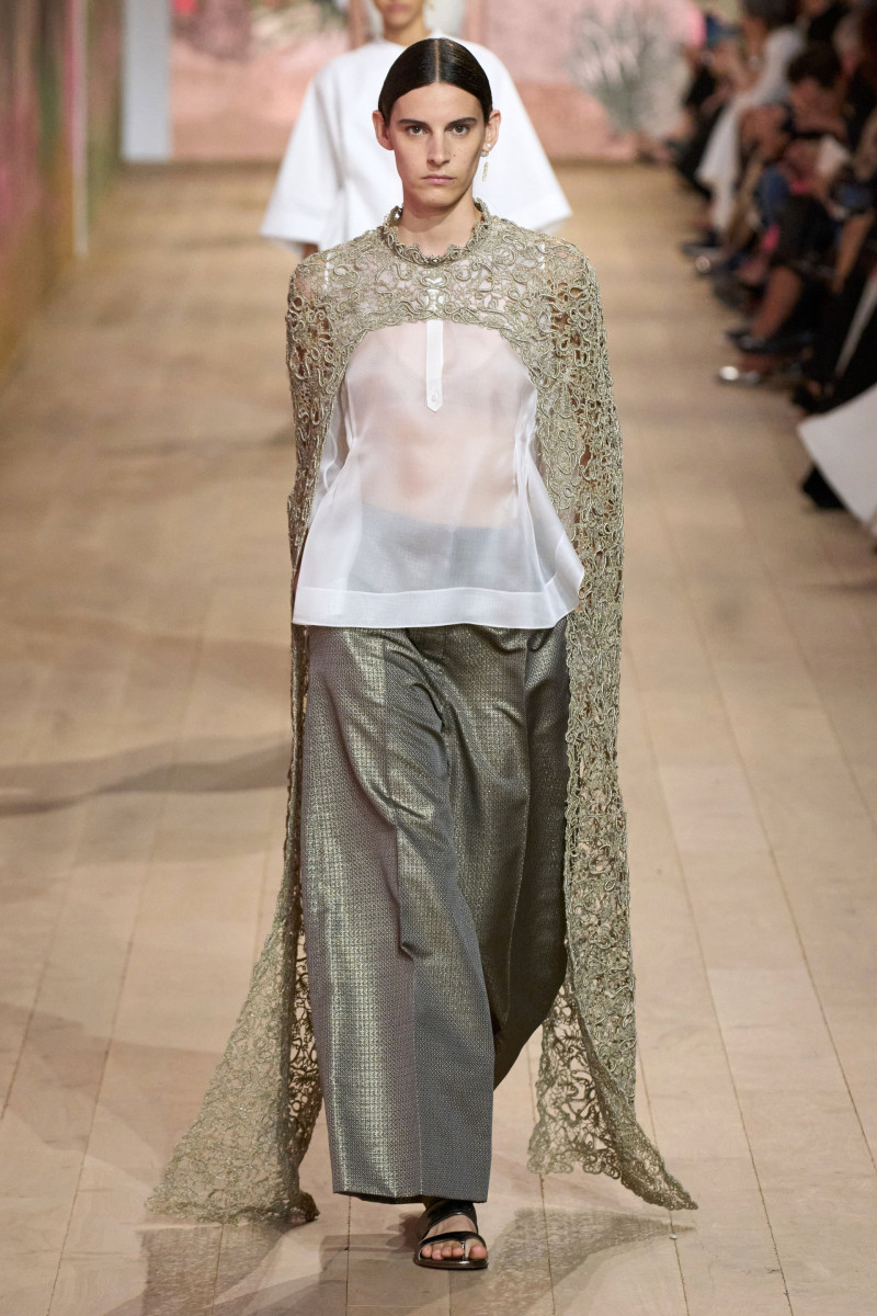 00047-dior-fall-2023-couture-credit-gorunway.jpg