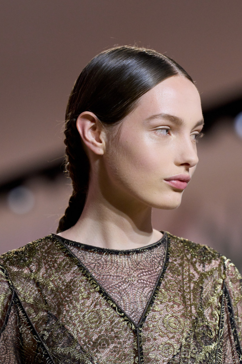 00067-christian-dior-fall-2023-couture-details-credit-gorunway.jpg