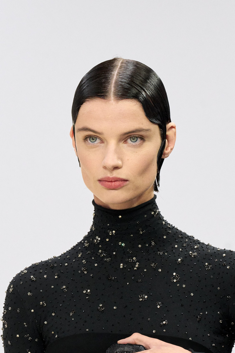 00043-fendi-fall-2023-couture-details-credit-gorunway.jpg
