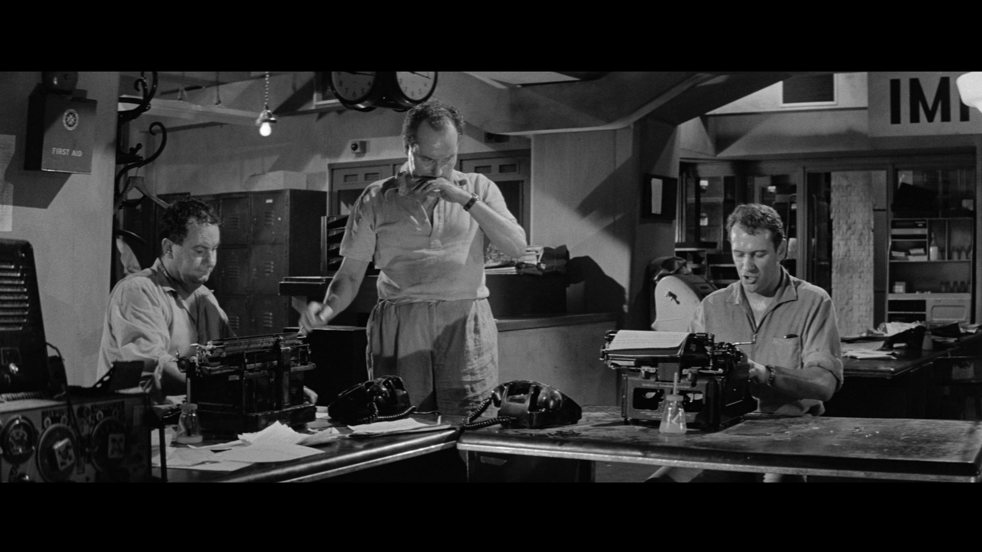 The.Day.The.Earth.Caught.Fire.1961.BFI.BDRemux.1080p[(128886)2023-07-27-15-57-37].PNG