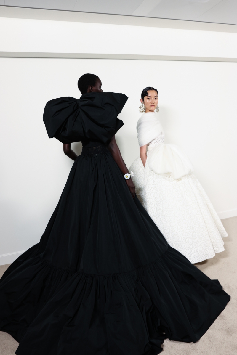 backstage-giambattista-valli-couture-fall-2023-paris-015.jpg