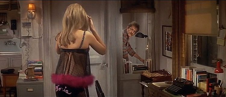 Филин и кошечка /The Owl and the Pussycat/ 1970 (0:17:16 / 1:35:00)