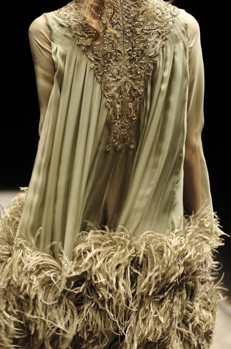 Alexander+McQueen+Fall+2006+Details+cuMlo76GrBex.jpg