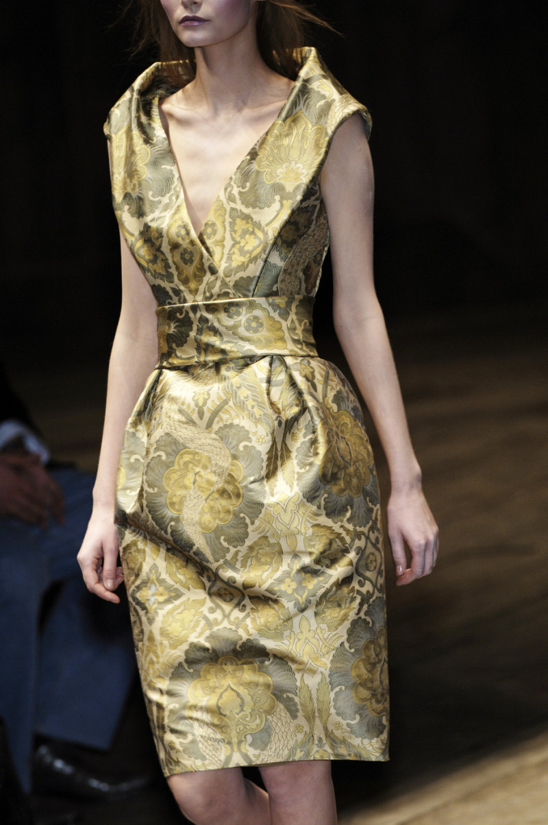 Alexander+McQueen+Fall+2006+Details+Lq1ZhXLv1H3x.jpg