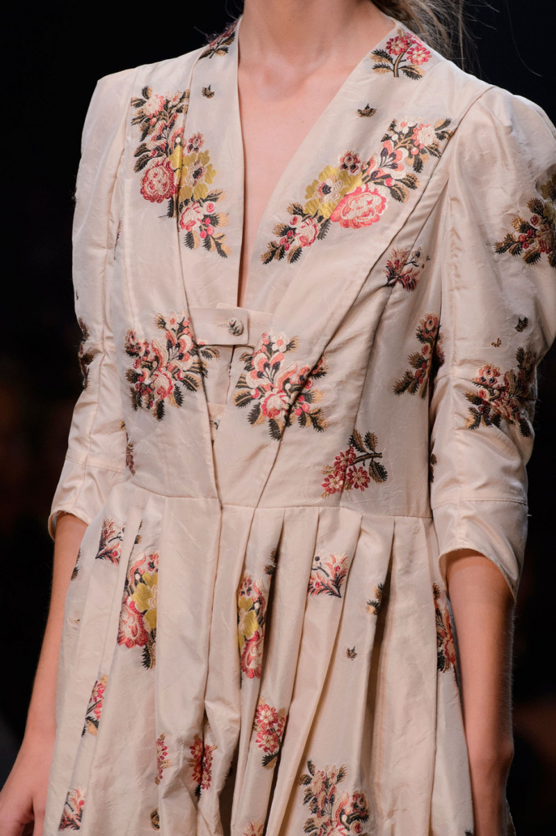 Alexander+McQueen+Spring+2016+Details+4x5CD6i1O5Sx.jpg