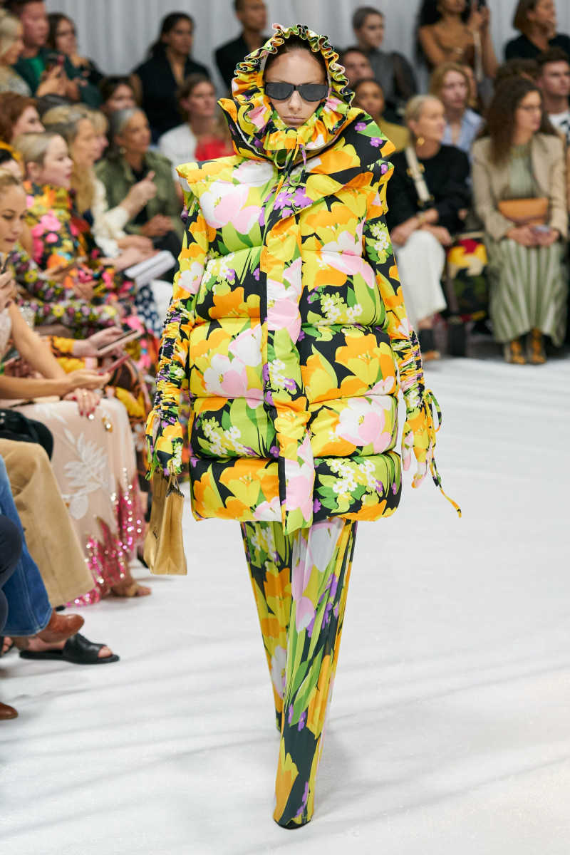 00025-Richard-Quinn-Spring-22-RTW-London-credit-gorunway.jpg