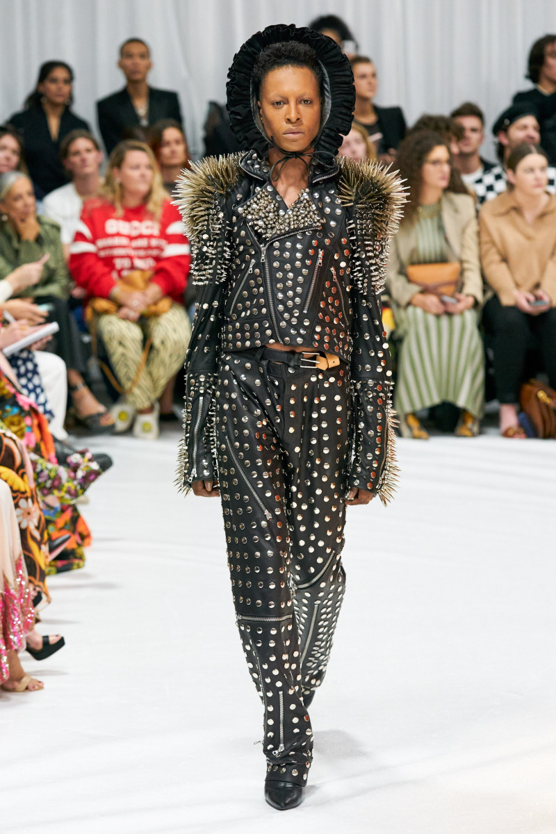 00019-Richard-Quinn-Spring-22-RTW-London-credit-gorunway.jpg