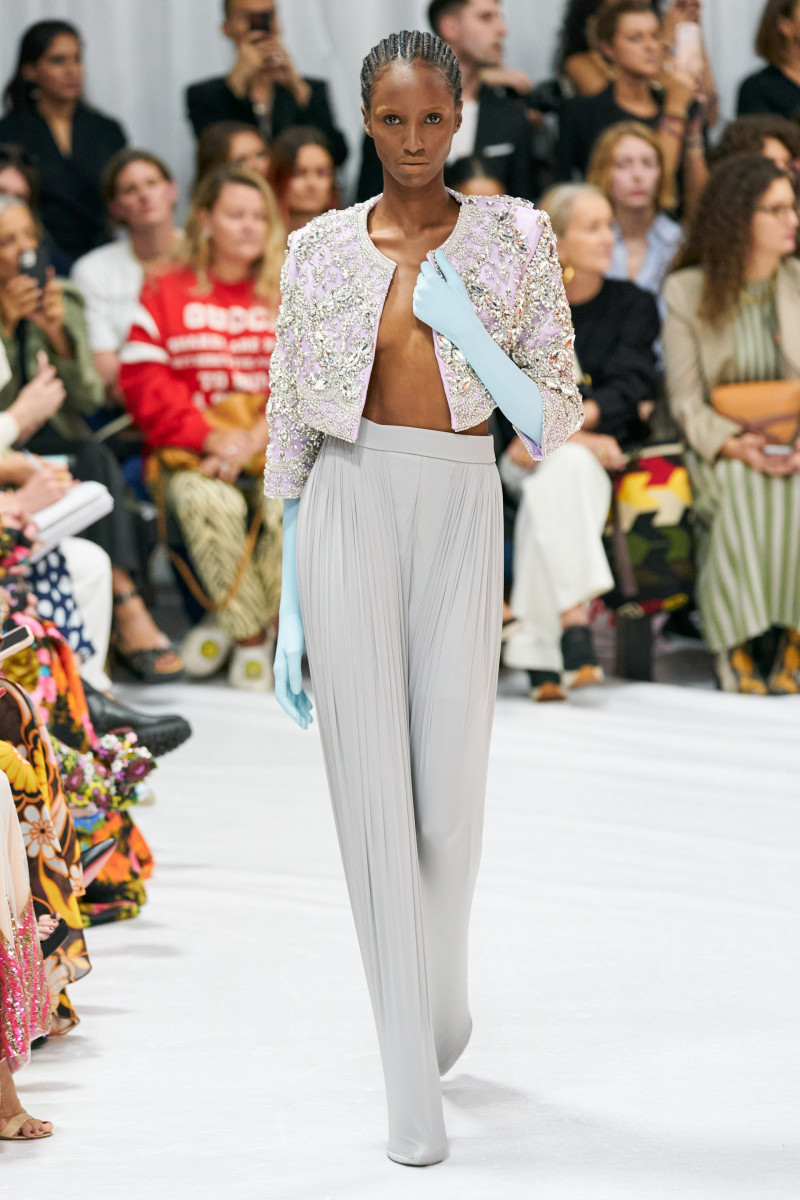 00028-Richard-Quinn-Spring-22-RTW-London-credit-gorunway.jpg