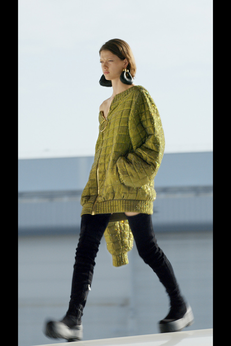 00003-Balmain-RTW-Fall-21.jpg