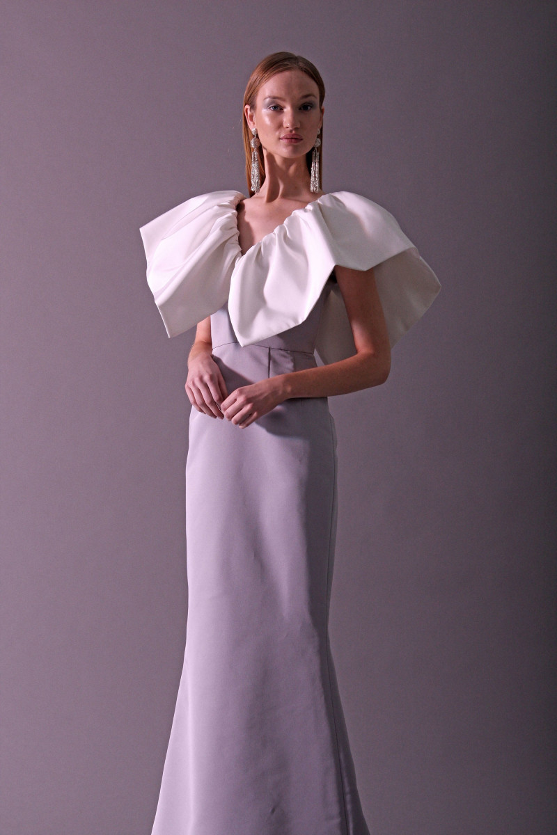 24-christian-siriano-pre-fall-2018.jpg