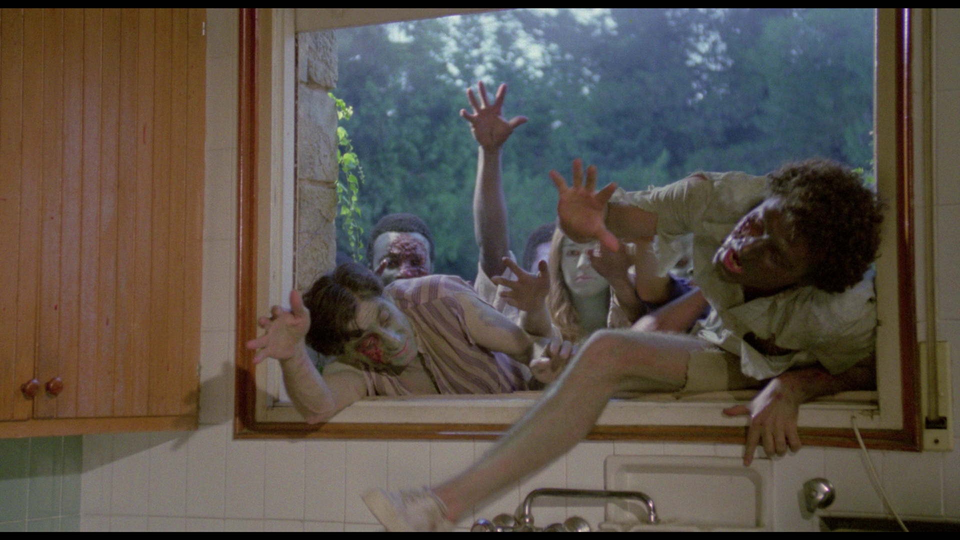 Hell.Of.The.Living.Dead.1980.88.Films.BDRemux.1080p.Remastered[(107195)2024-01-27-11-25-49].PNG