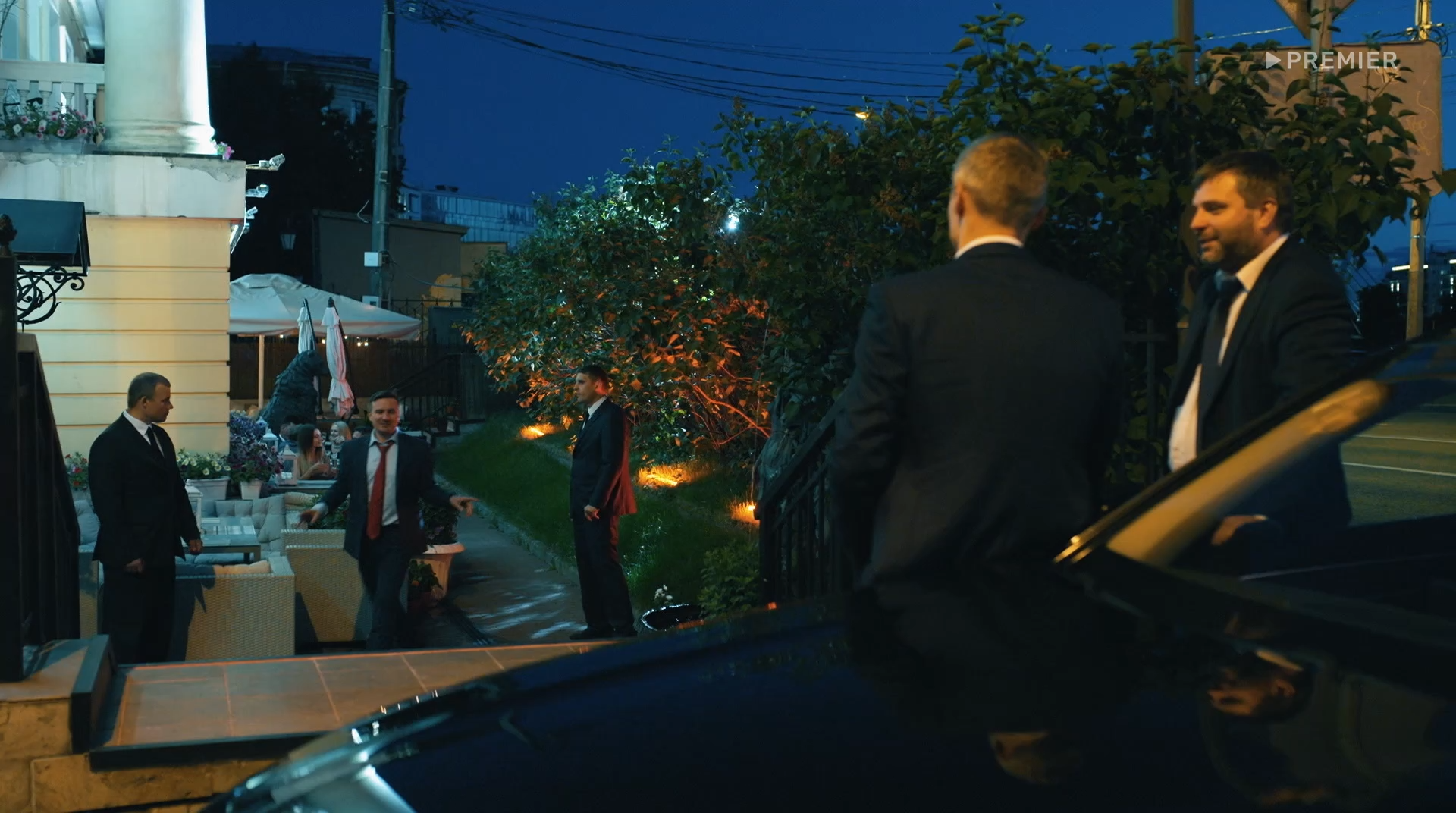Shef.S06.E01.2023.WEB-DL.1080p.DenSBK.mkv_snapshot_09.04.png