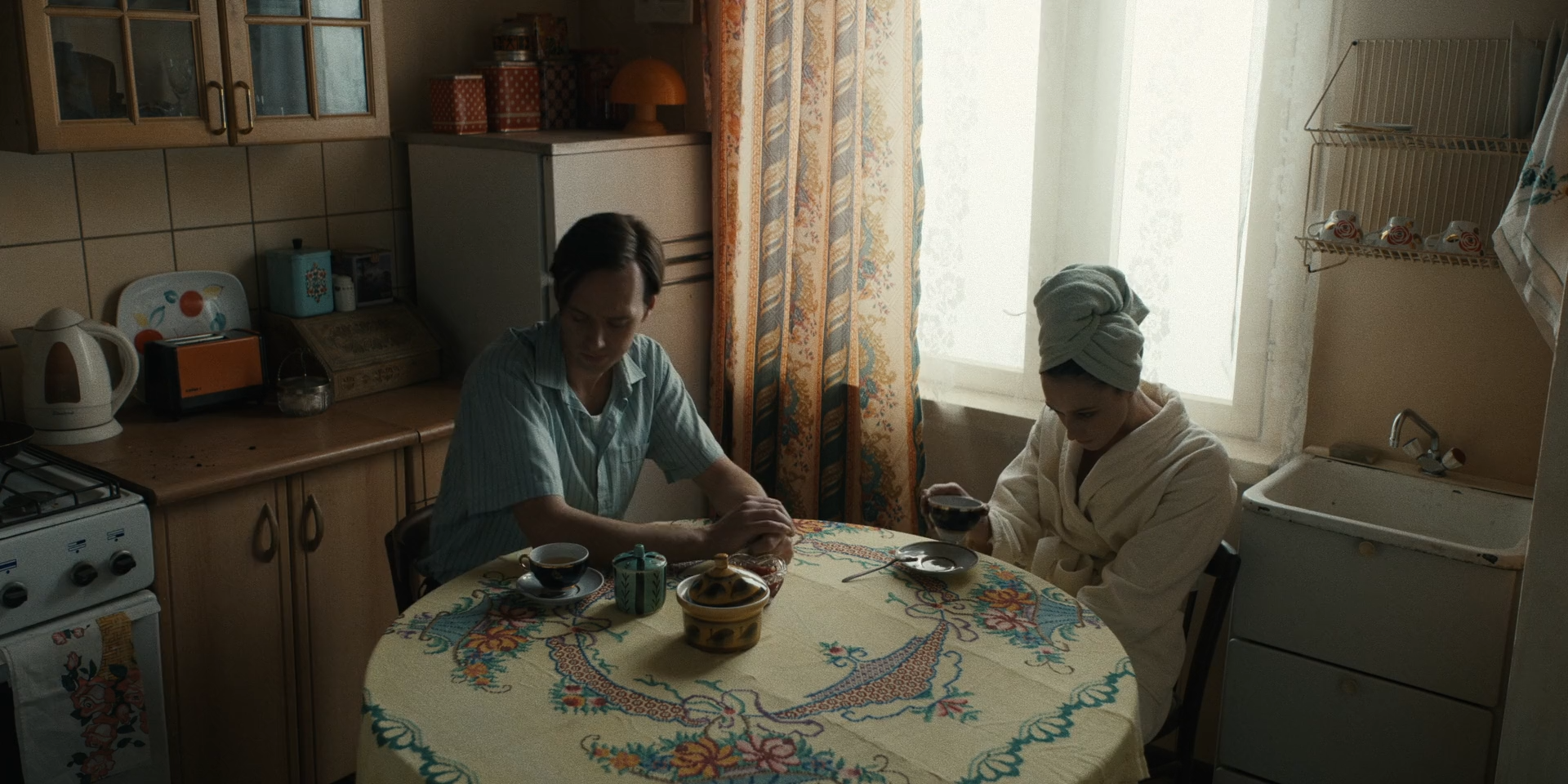 Взаперти 2023 WEB-DL 1080p.mkv_snapshot_00.25.36.png