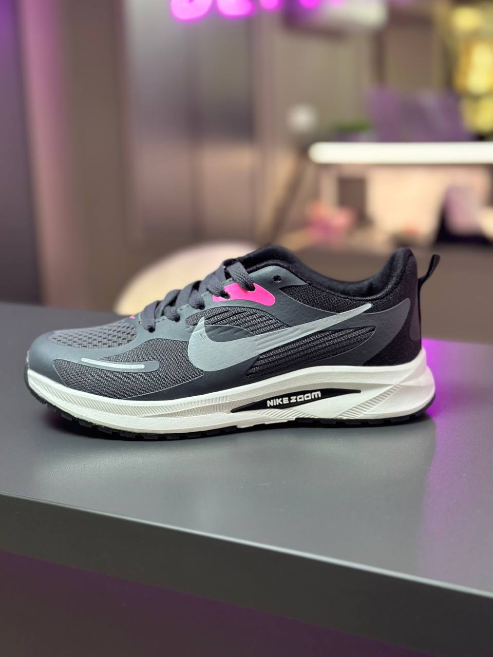 1.Nike Zoom