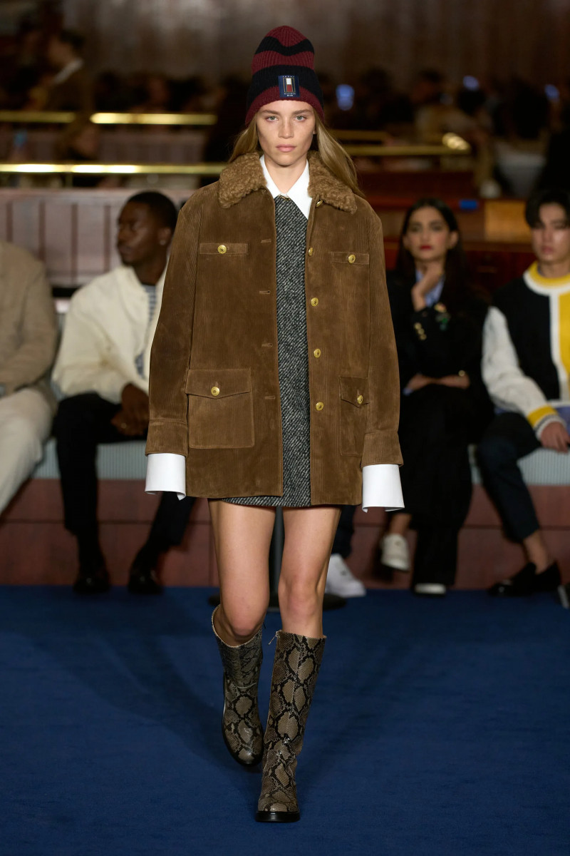 00040-tommy-hilfiger-fall-2024-ready-to-wear-credit-gorunway.webp