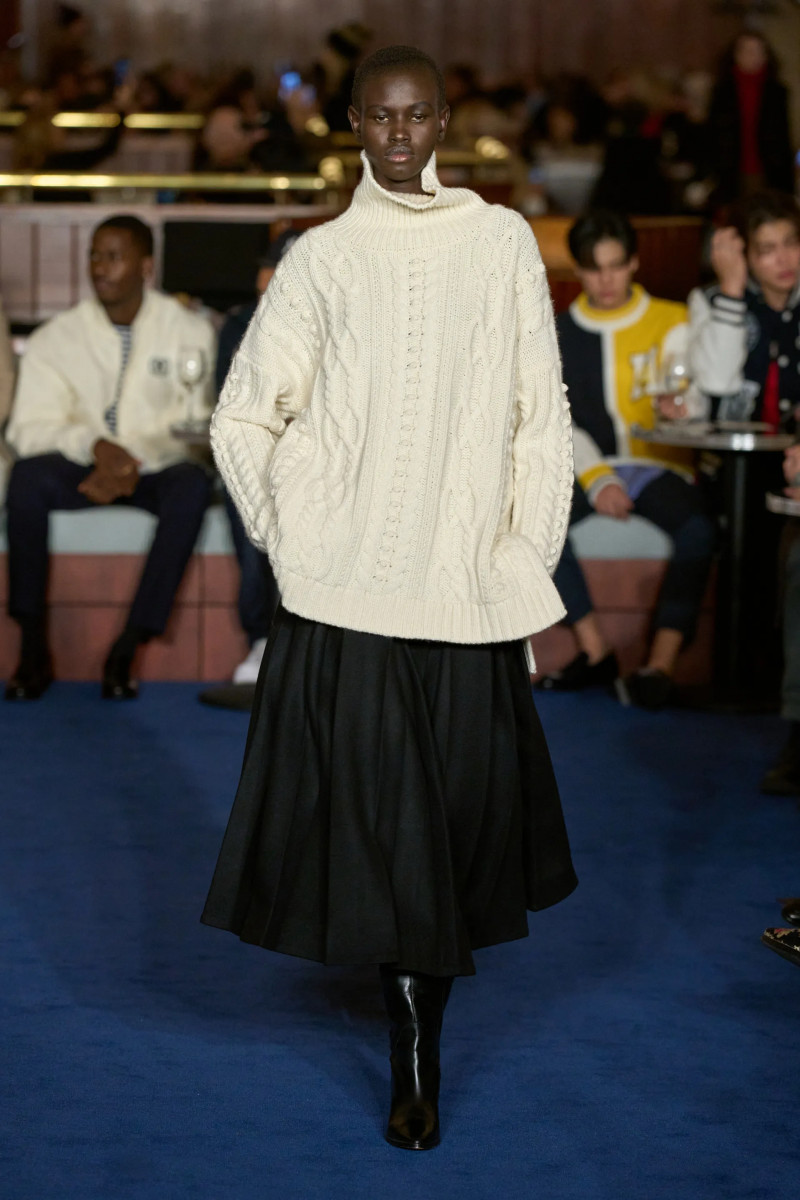 00035-tommy-hilfiger-fall-2024-ready-to-wear-credit-gorunway.webp