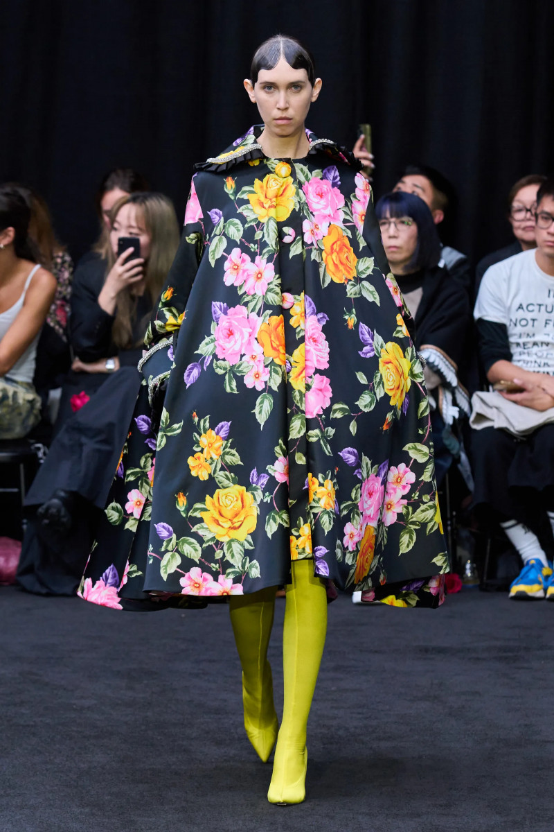 00041-richard-quinn-spring-2023-ready-to-wear-credit-gorunway.webp