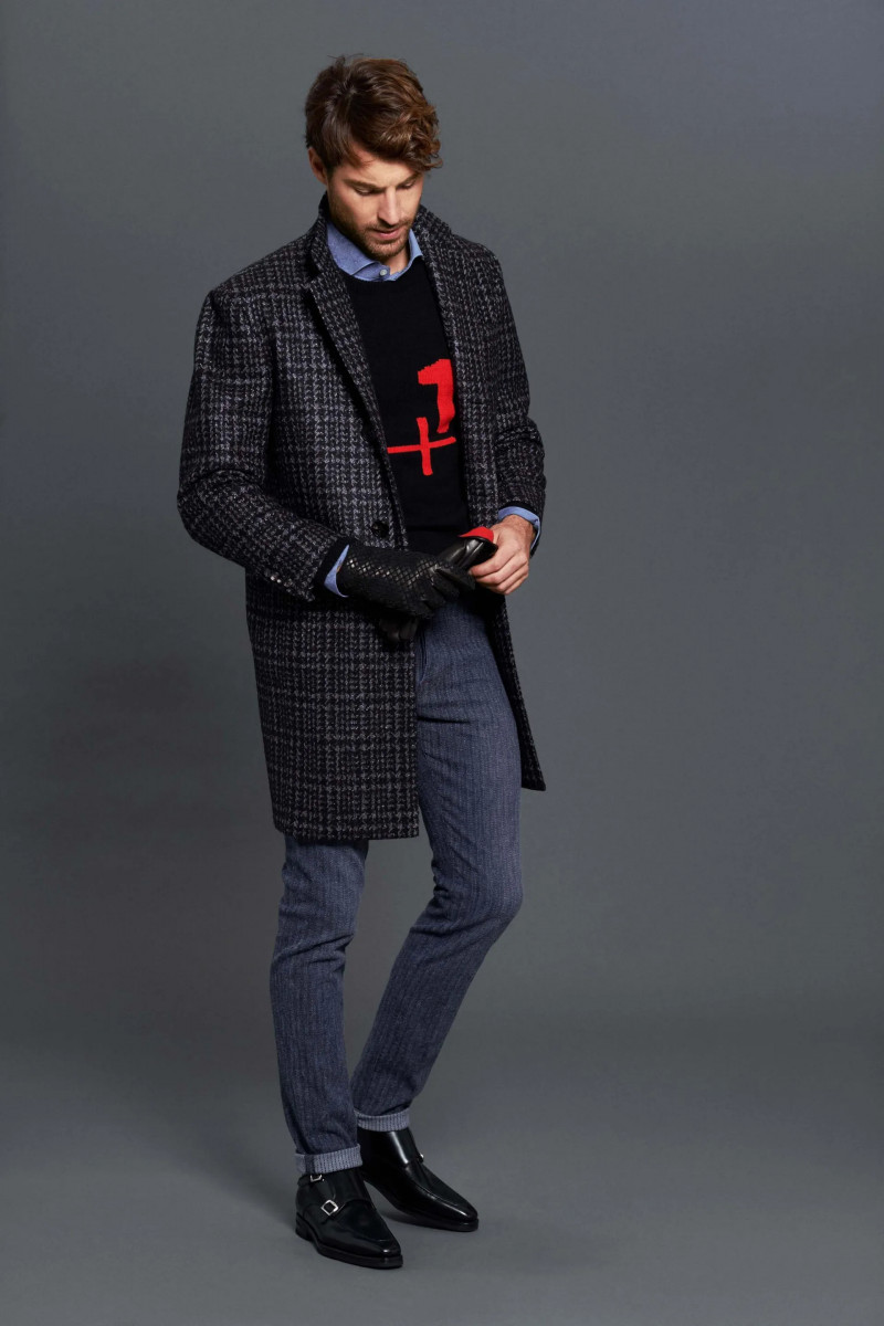 08-kiton-fw18-mens-lookbook.webp