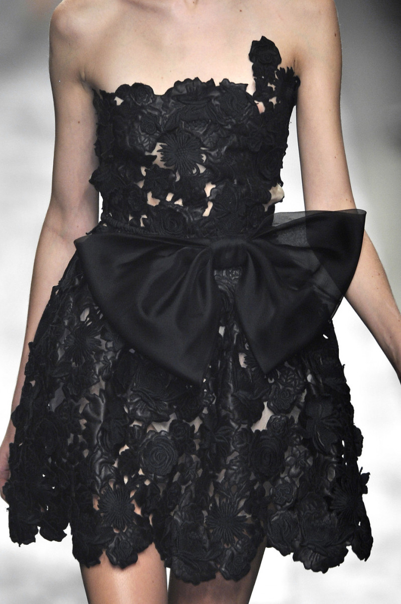 Valentino+Spring+2010+Details+cOzbp6TPfNxx.jpg