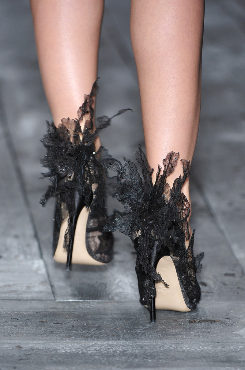 Valentino+Spring+2010+Details+2eUqKJUxXpzx.jpg