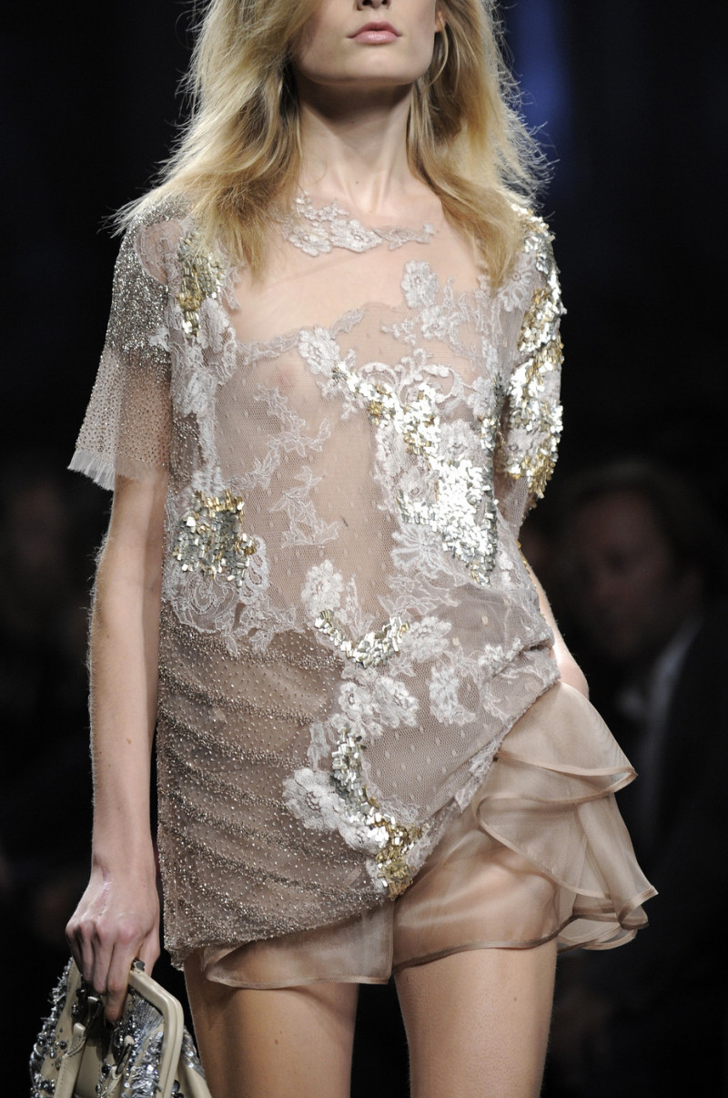 Valentino+Spring+2010+Details+3rOLKMt07qOx.jpg