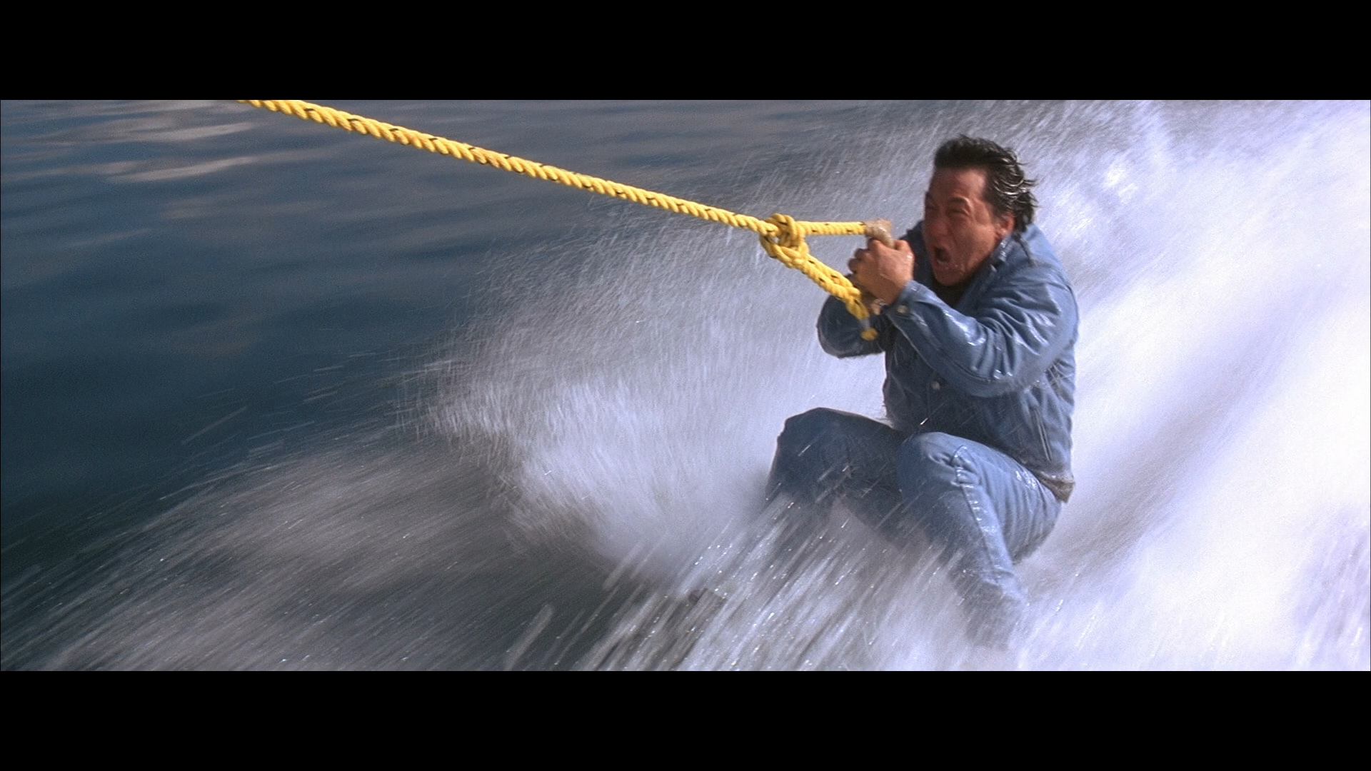 Разборка в Бронксе_[Rumble in the Bronx]_1995г_Jackie Chan.mkv_20240605_121444.353.png