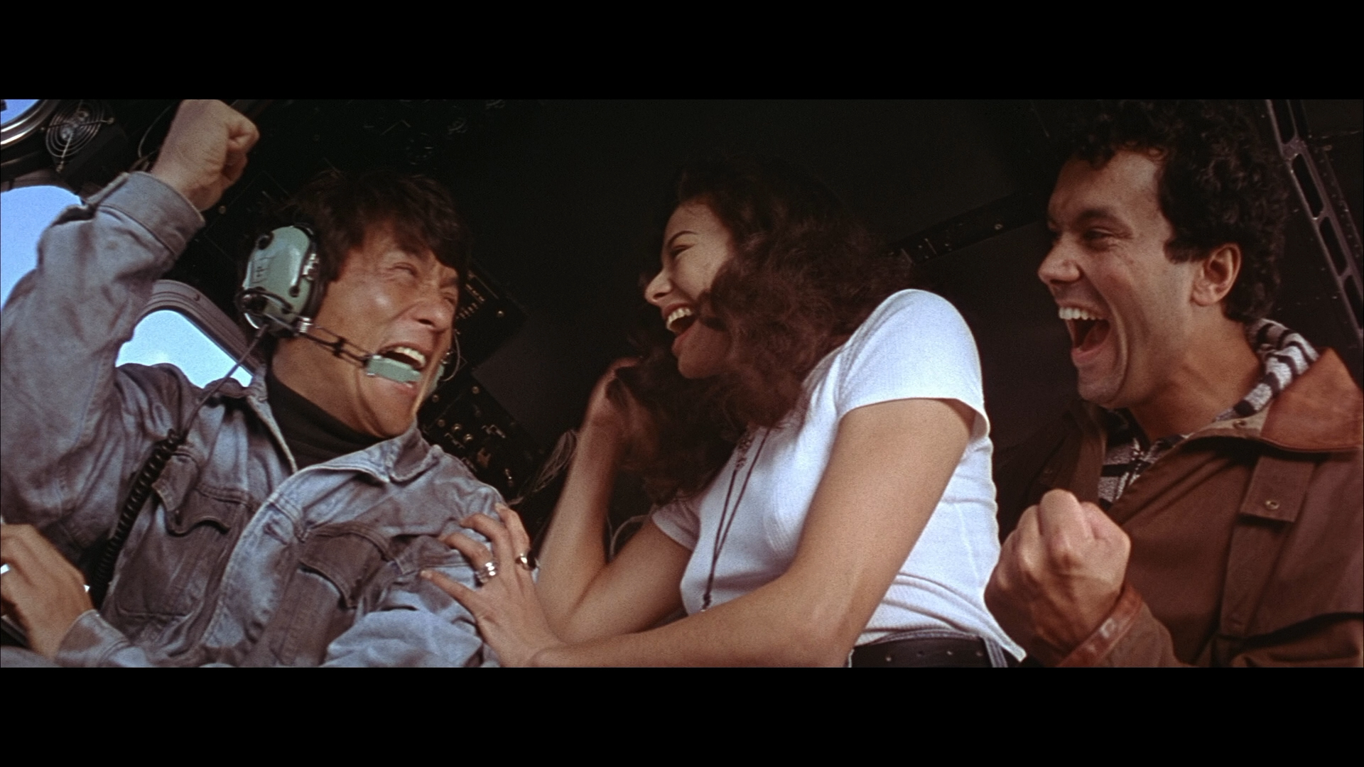 Разборка в Бронксе_[Rumble in the Bronx]_1995г_Jackie Chan.mkv_20240605_121504.216.png