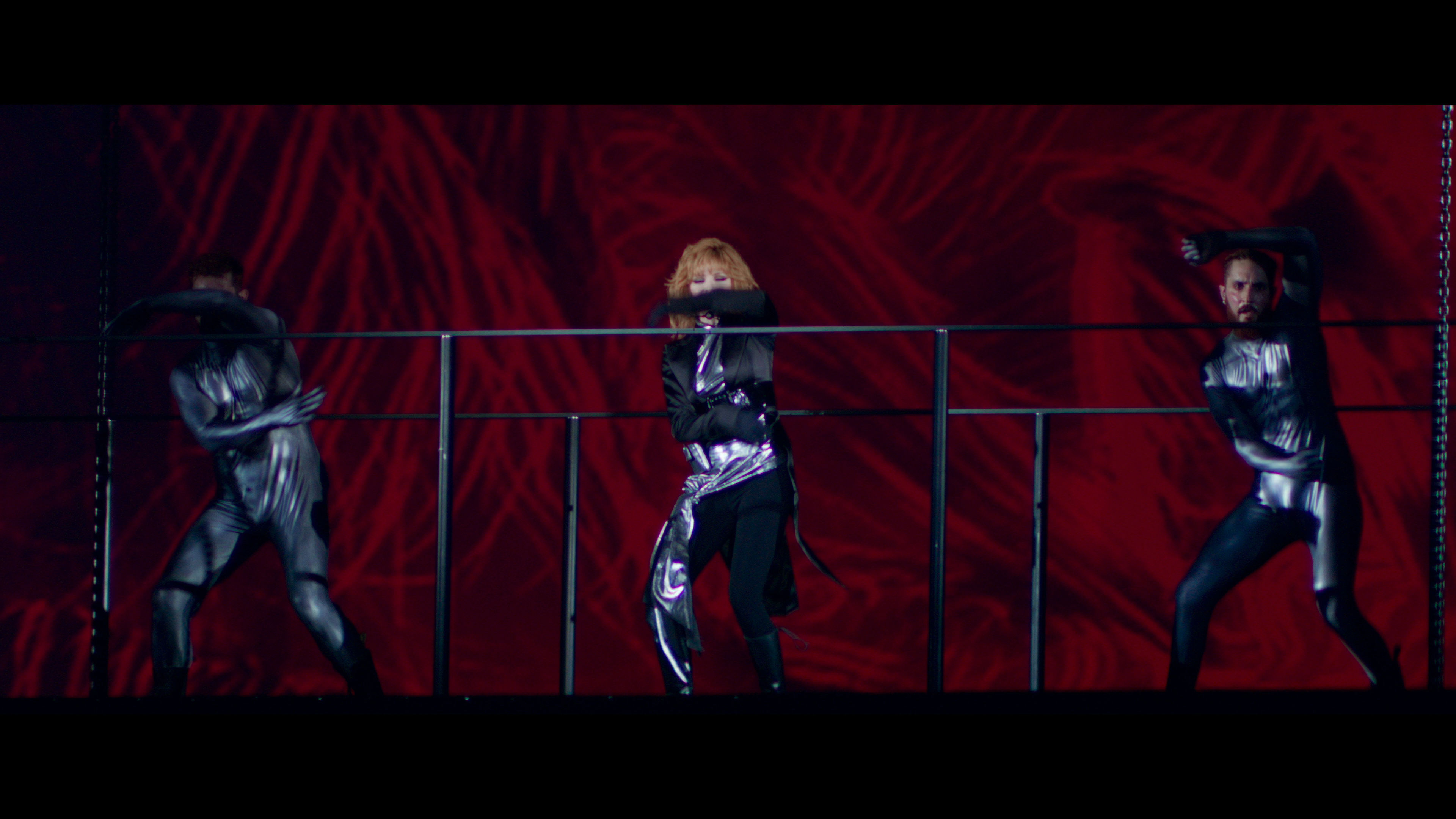 Mylene Farmer 2019 - Le Film.UHDBDRemux.HDR.mkv_20240928_155922.424.png