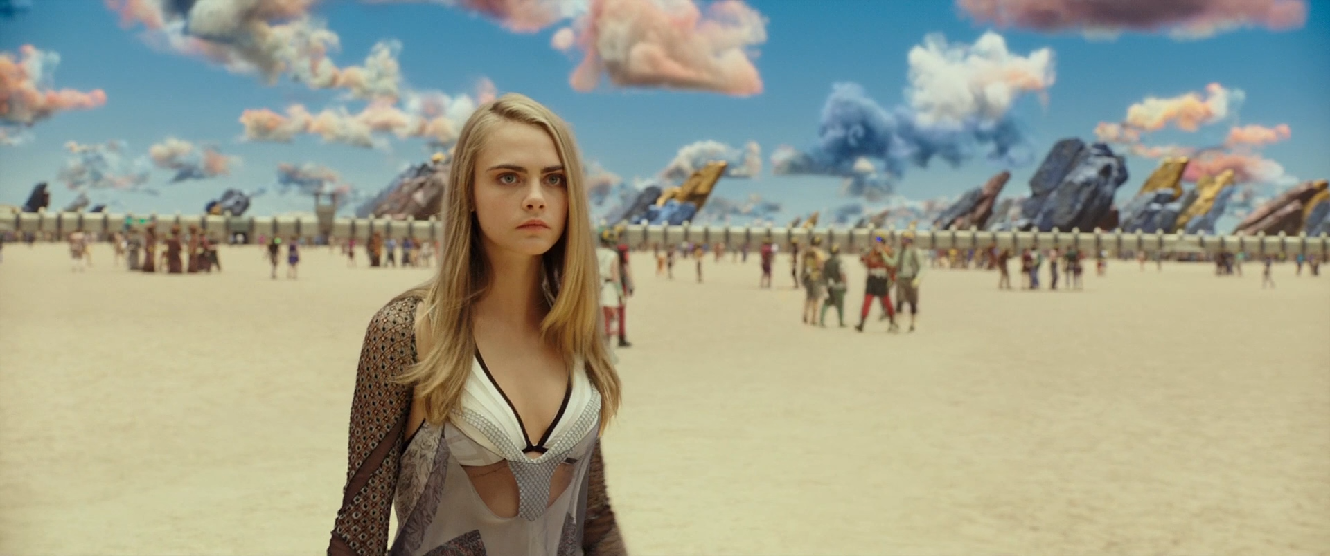 Valerian And The City Of A Thousand Planets (2017) 50FPS.mkv_snapshot_00.30.02.280.png
