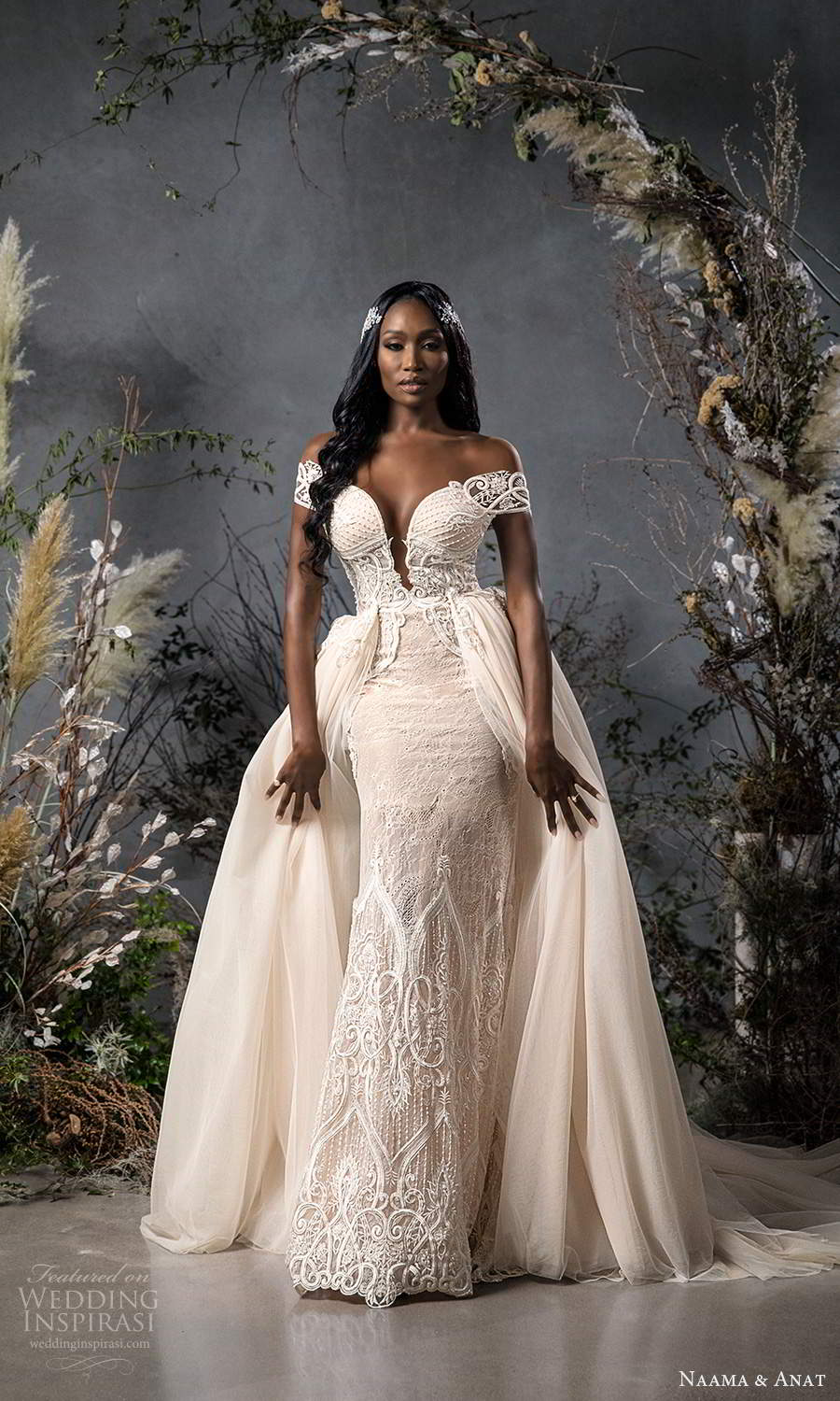 naama-anat-fall-2020-bridal-off-shoulder-sweetheart-neck_008.jpg