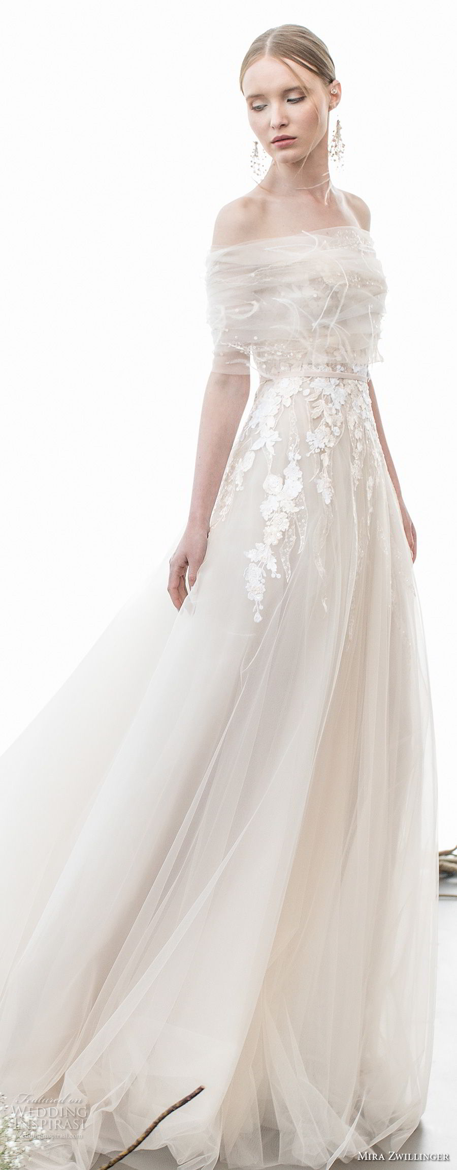 mira-zwillinger-2018-bridal-off-the-shoulder-sweetheart-_002.jpg