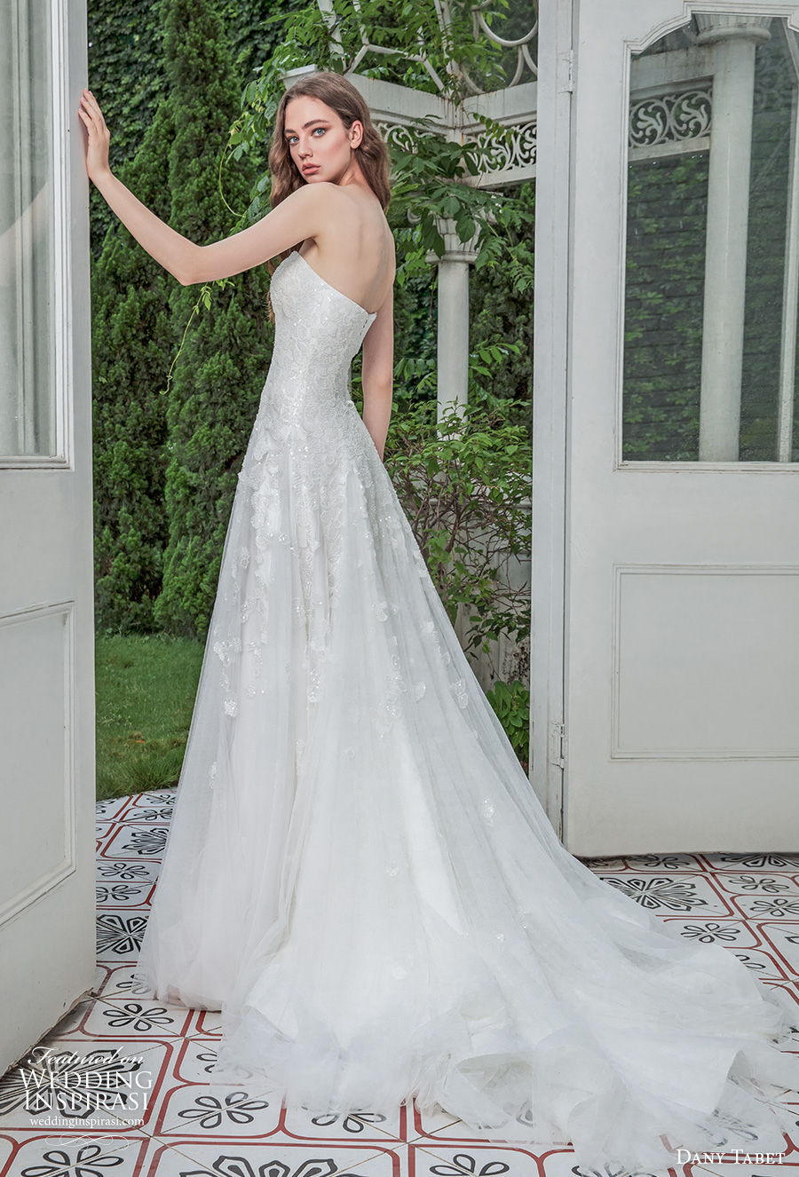 dany-tabet-2021-emerge-bridal-strapless-sweetheart-neckl_004.jpg