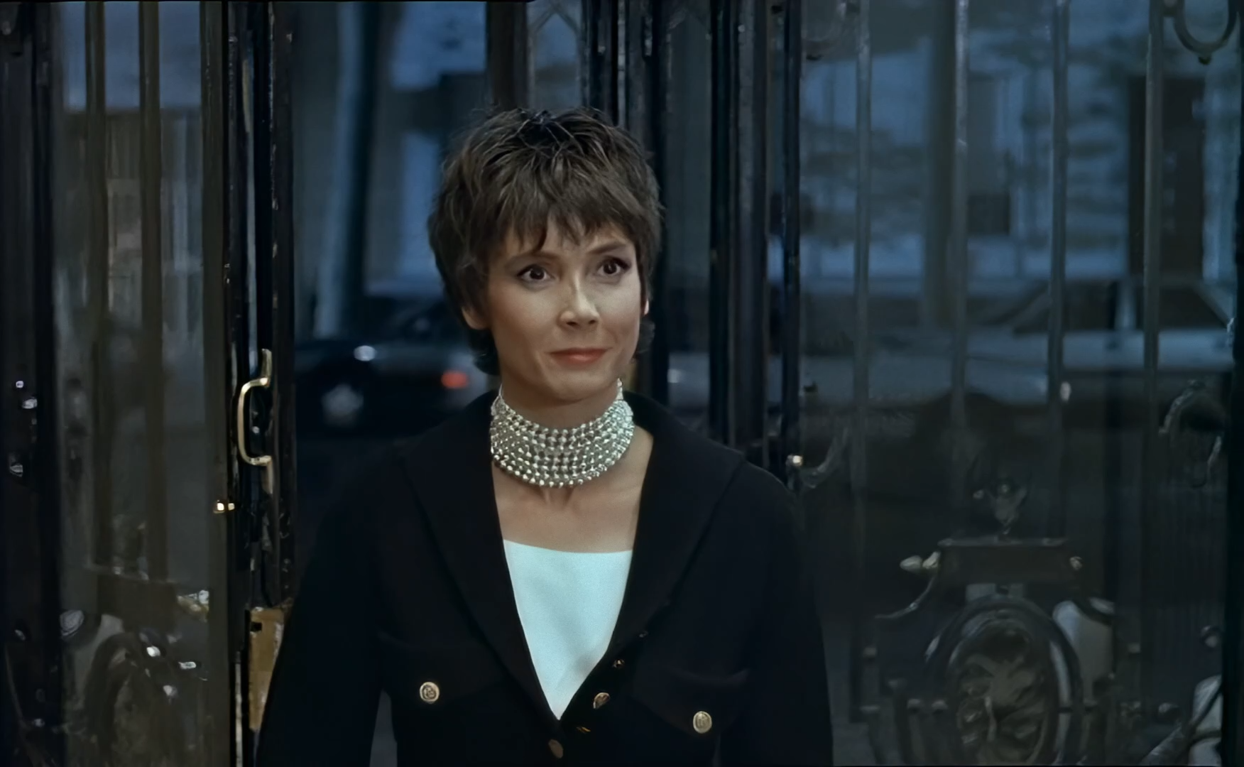 Ванильно-клубничное мороженное 1080 AI.mkv_snapshot_00.07.55.040.png