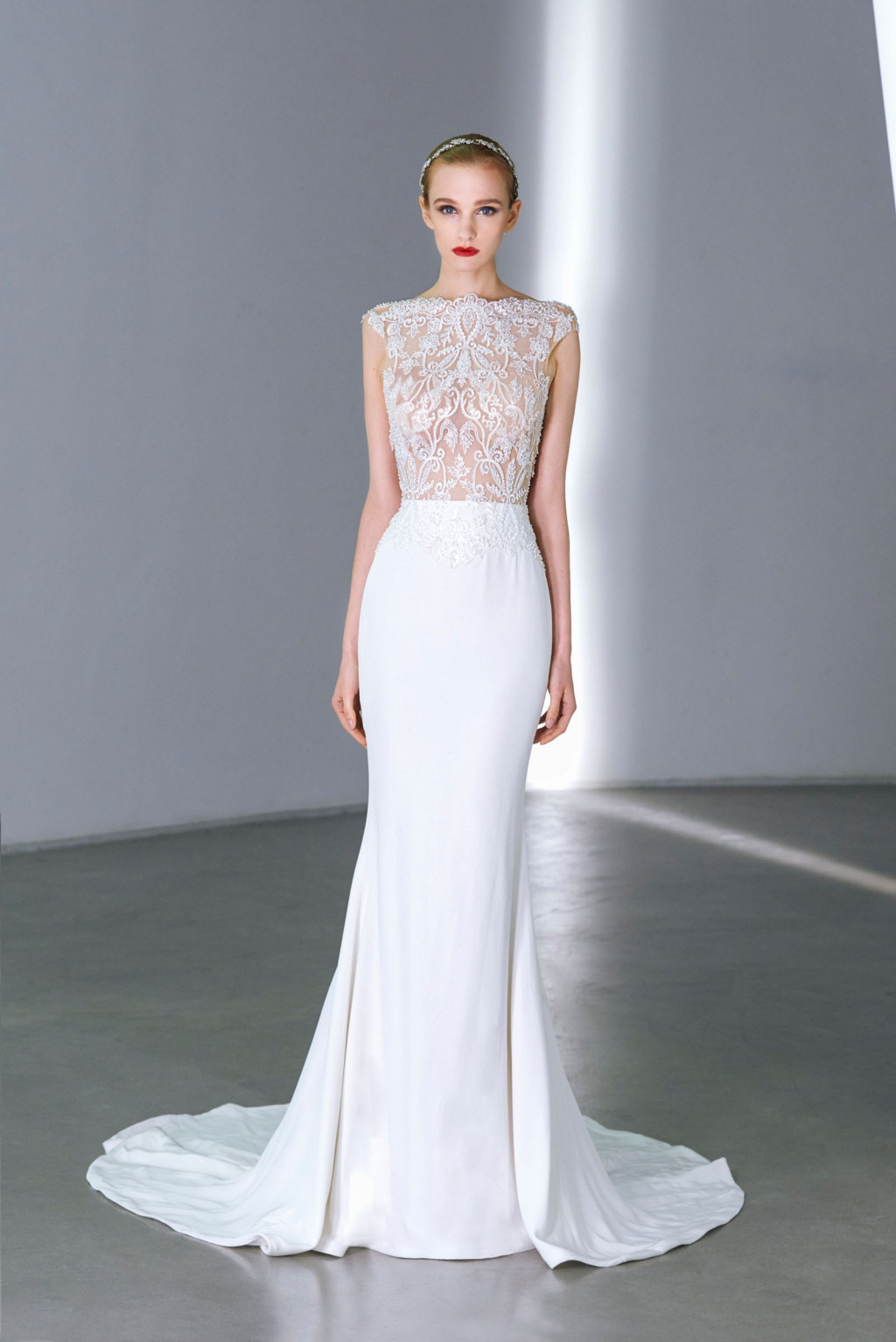 dany_tabet-bridal-2018-2019bluebox-1901_f-resp2400v.jpg
