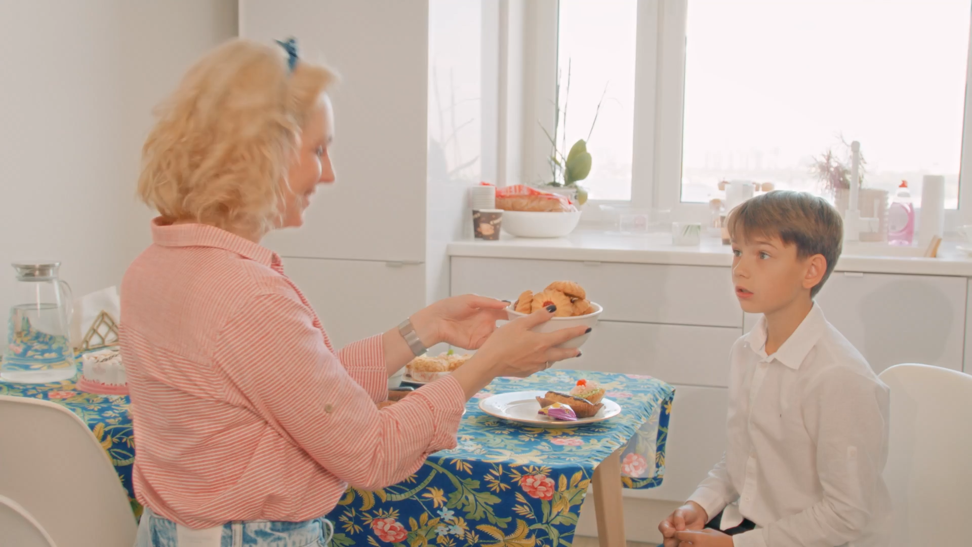 Параллельный мир 2022 WEB-DL 1080p.mkv_snapshot_13.18.png