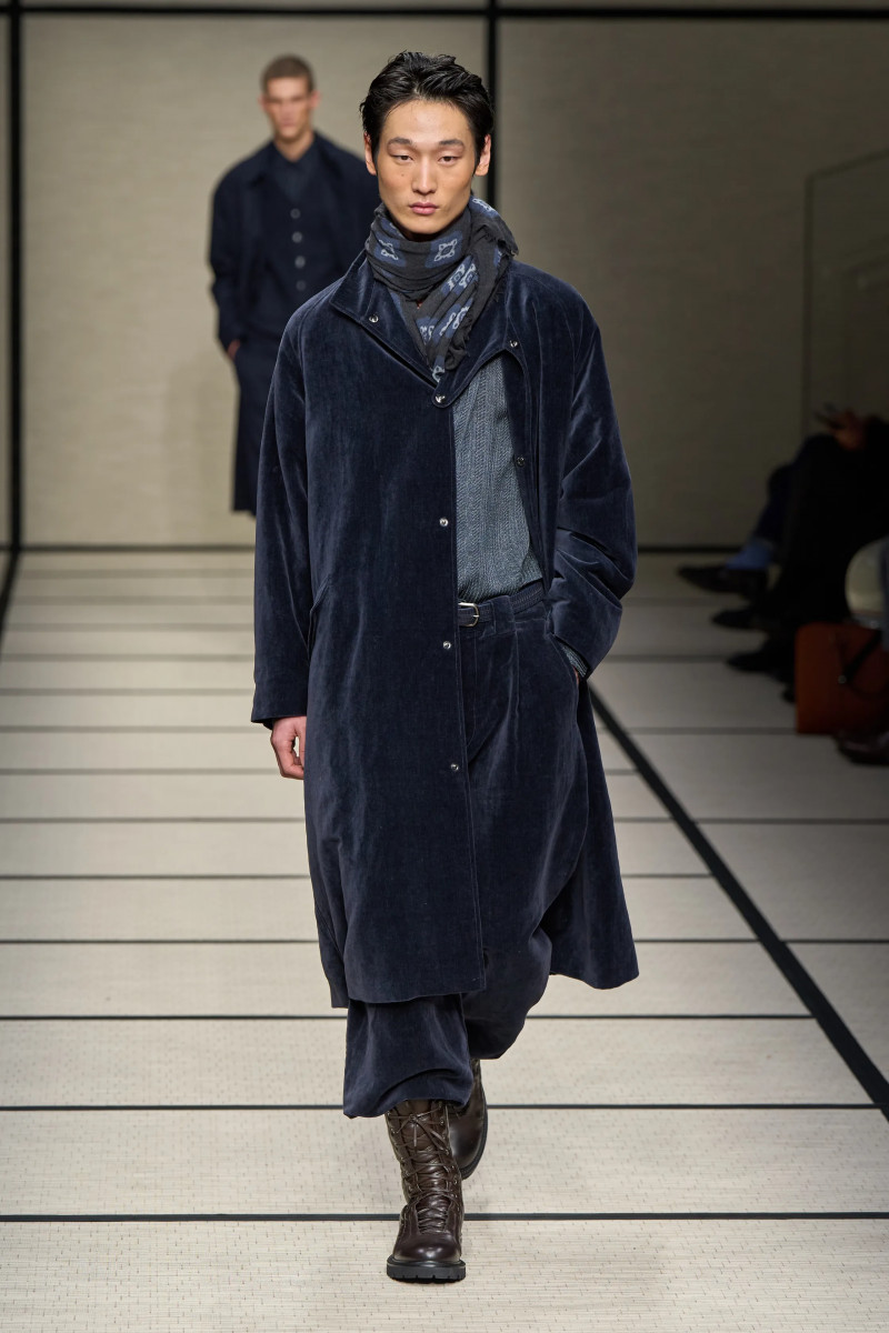 00072-giorgio-armani-fall-2025-menswear-credit-gorunway.webp