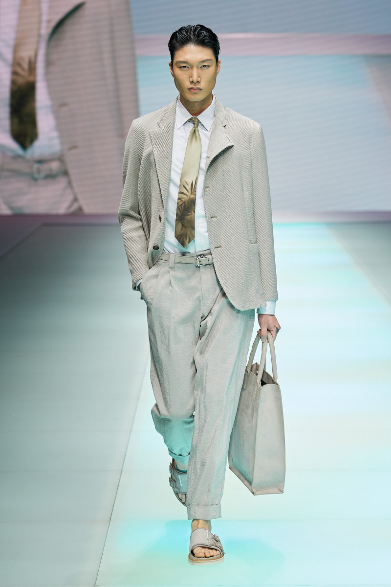 00026-Emporio-Armani-Spring-22-RTW-Milan-credit-gorunway.JPG