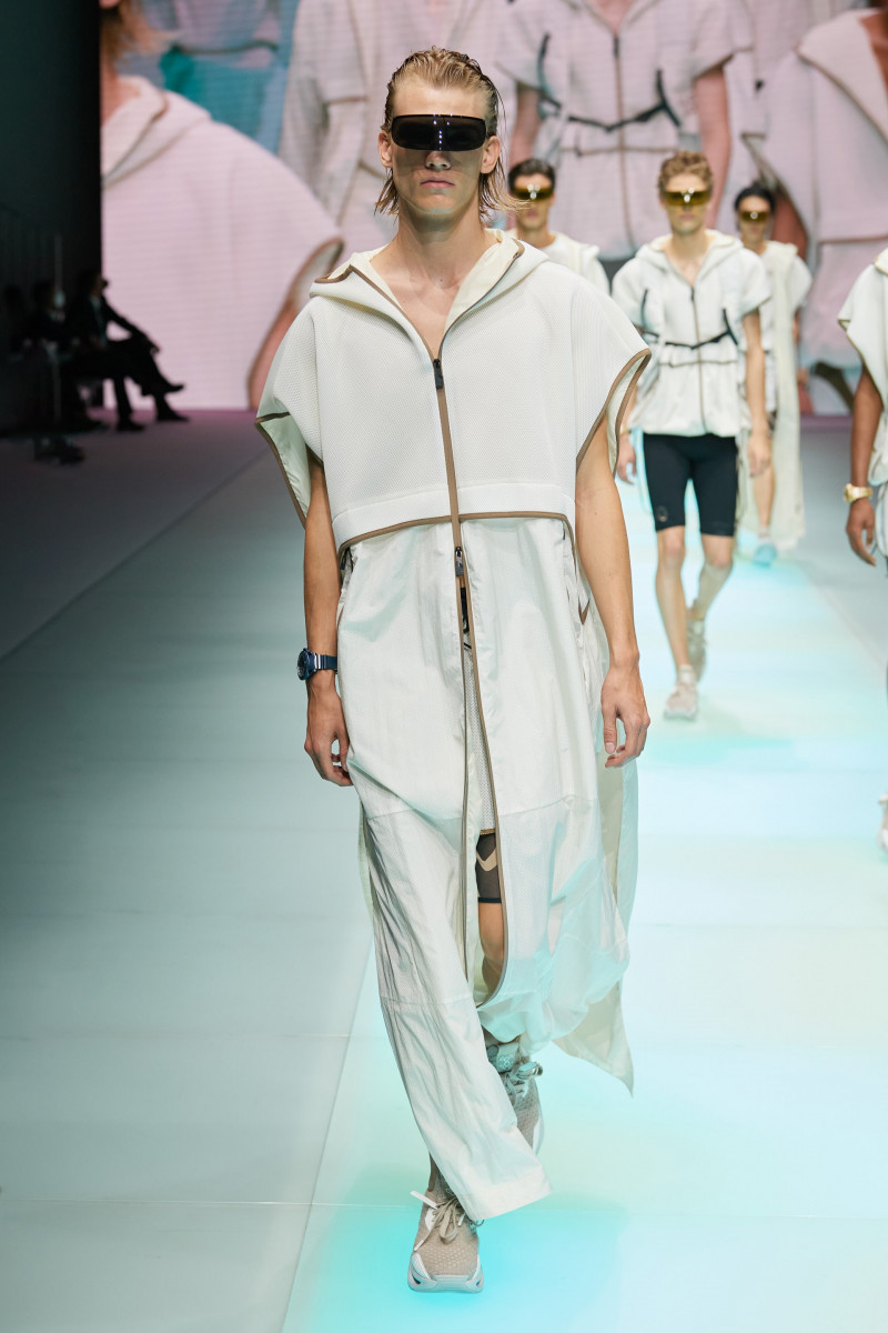 00030-Emporio-Armani-Spring-22-RTW-Milan-credit-gorunway.JPG
