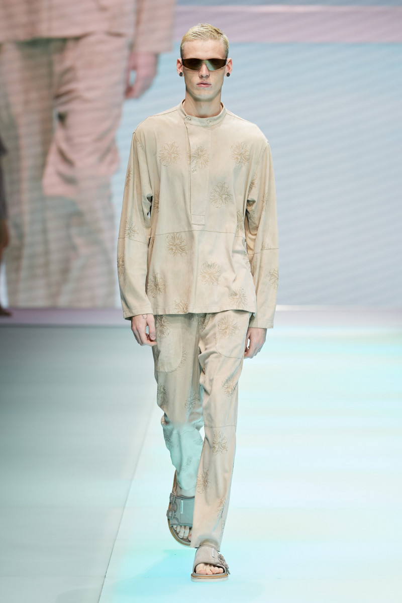 00062-Emporio-Armani-Spring-22-RTW-Milan-credit-gorunway.JPG