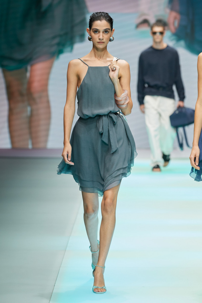 00009-Emporio-Armani-Spring-22-RTW-Milan-credit-gorunway.JPG
