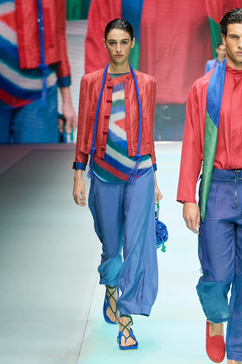 00100-Emporio-Armani-Spring-22-RTW-Milan-credit-gorunway.JPG