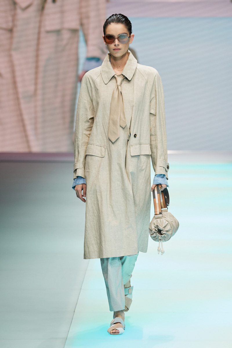 00017-Emporio-Armani-Spring-22-RTW-Milan-credit-gorunway.JPG