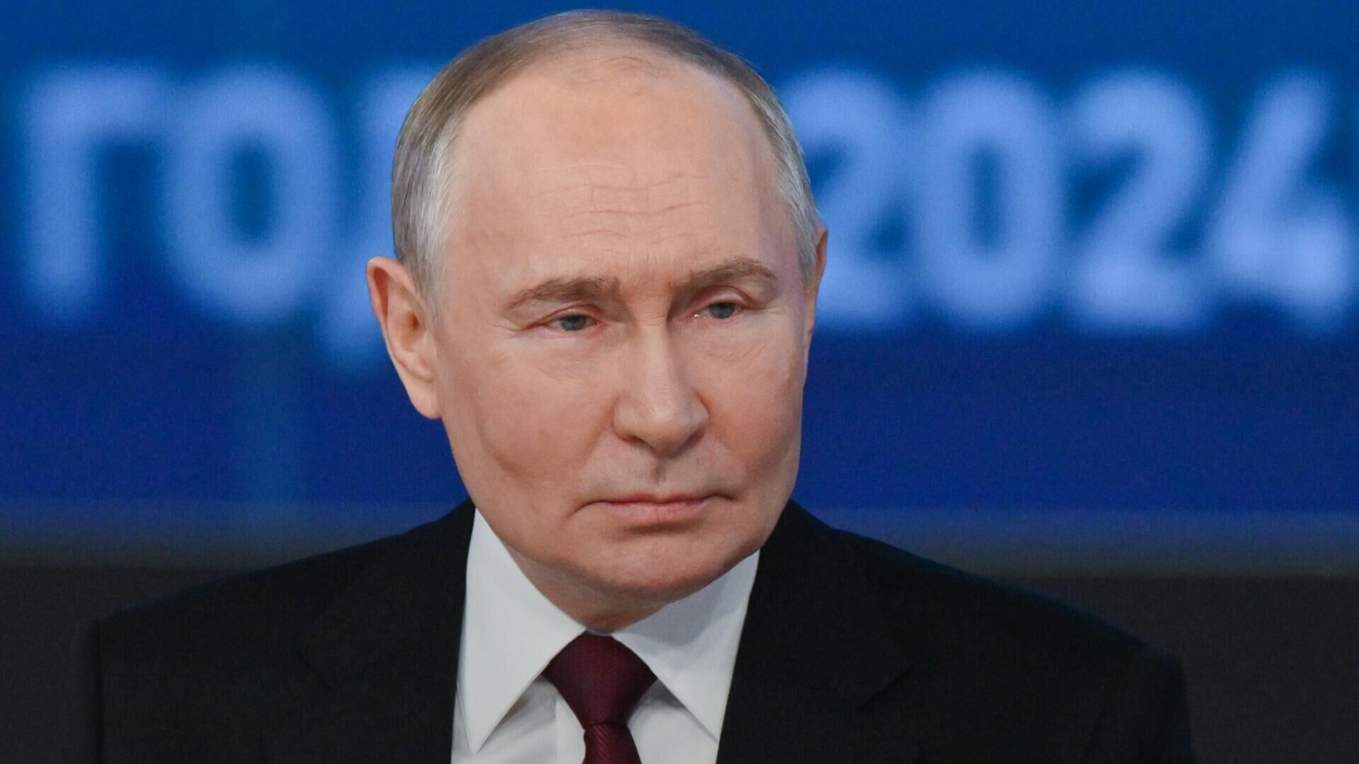 Путин отметил заслуги работавших над атомным проектом