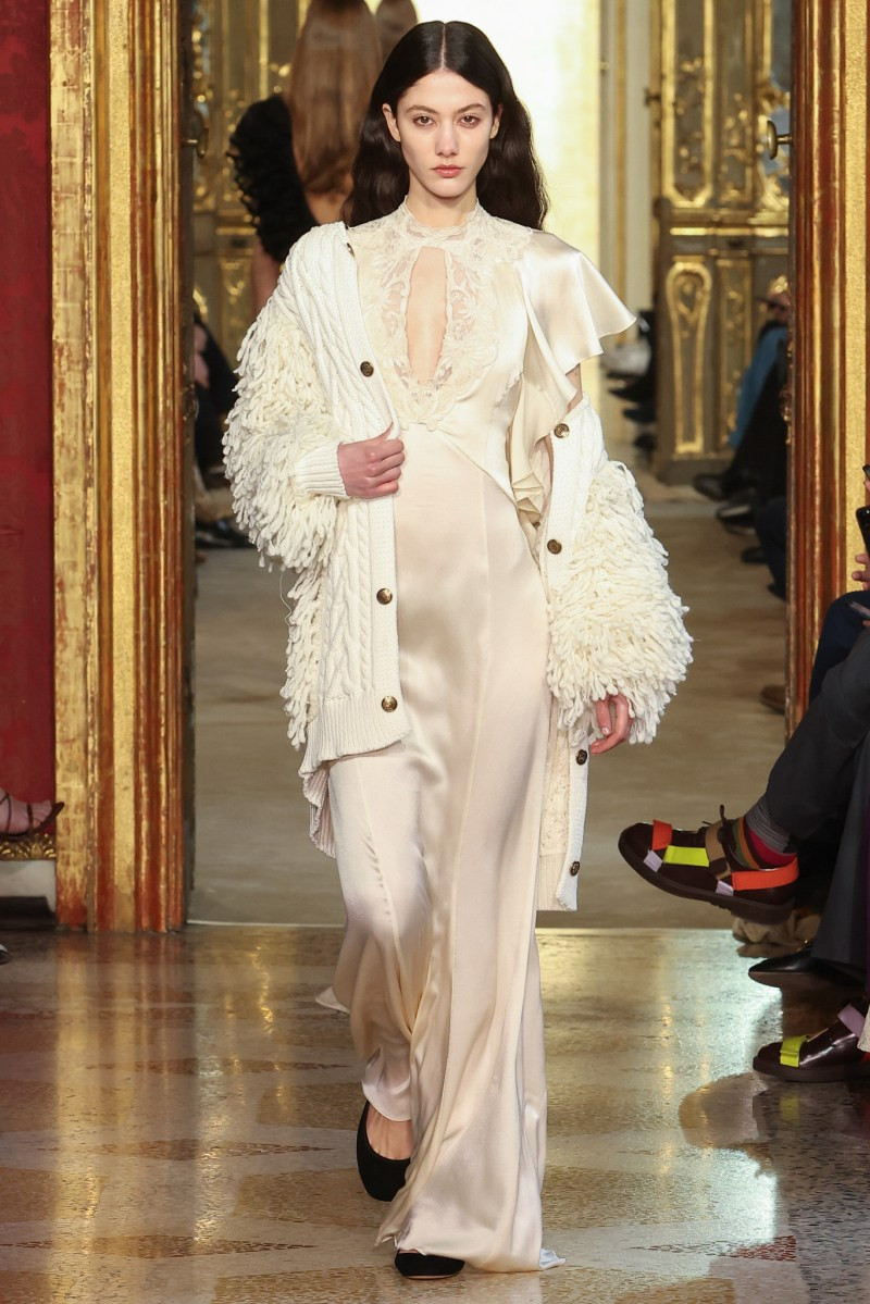 twinset-fall-25-rtw-r-ho-044.jpeg