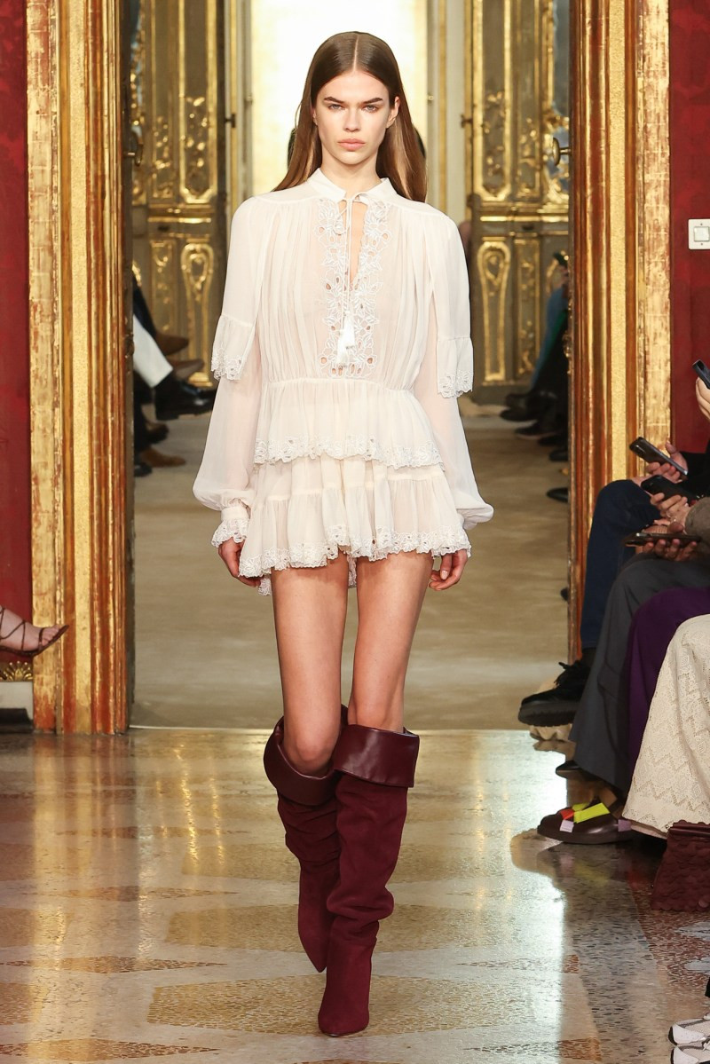 twinset-fall-25-rtw-r-ho-003.jpeg