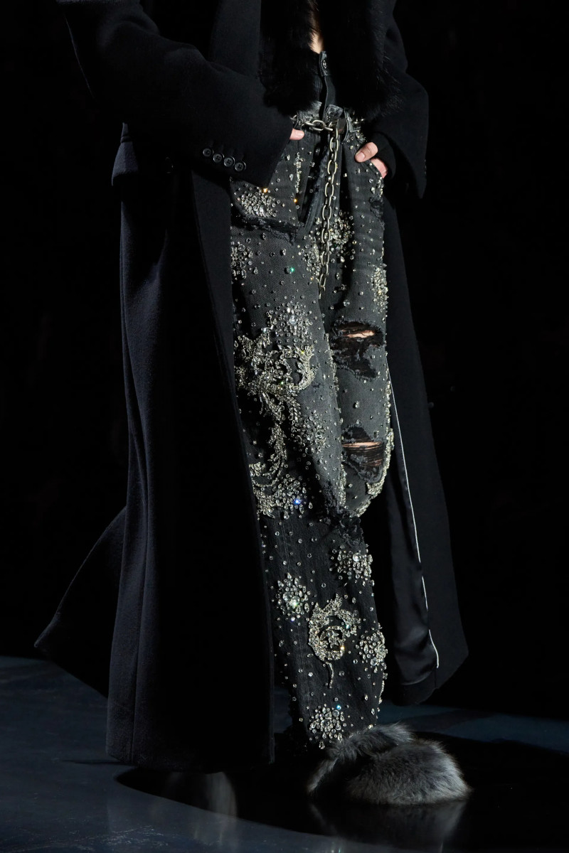 00172-dolce-and-gabbana-fall-2025-ready-to-wear-detail-credit-gorunway.webp
